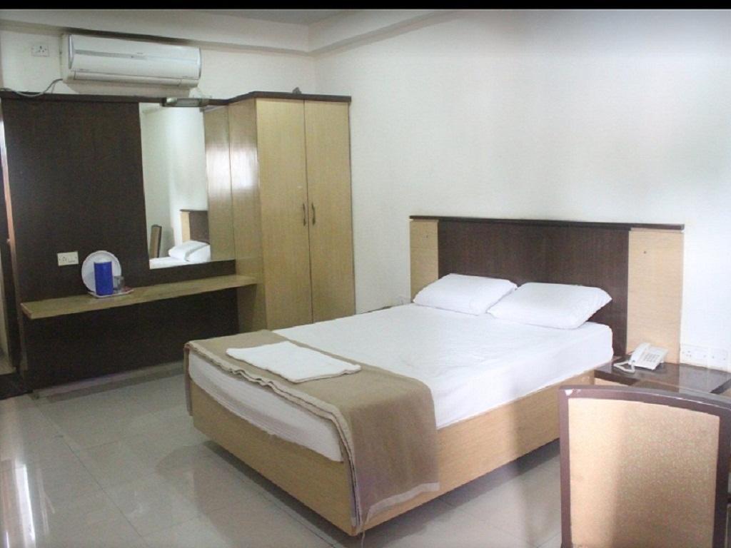 A.R Grand Hotel Visakhapatnam Extérieur photo