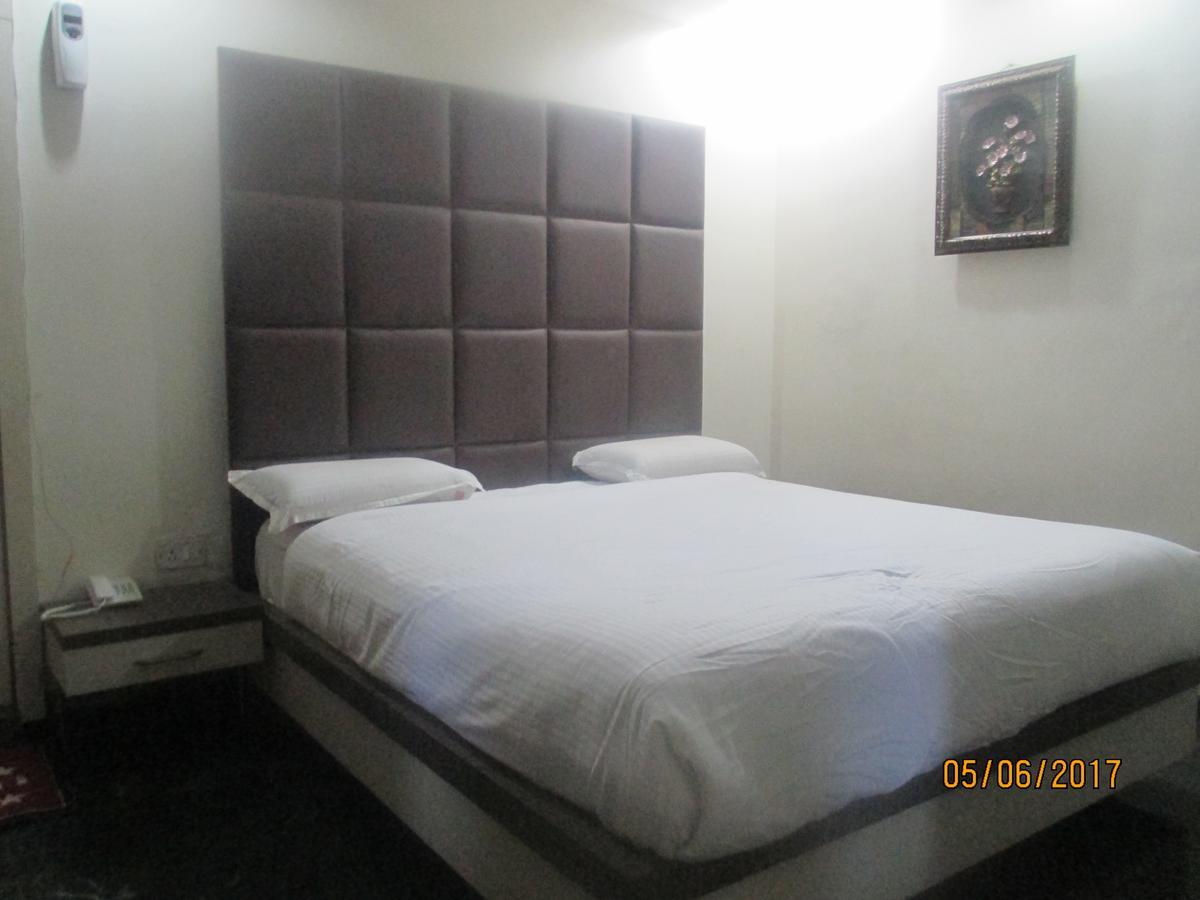A.R Grand Hotel Visakhapatnam Extérieur photo